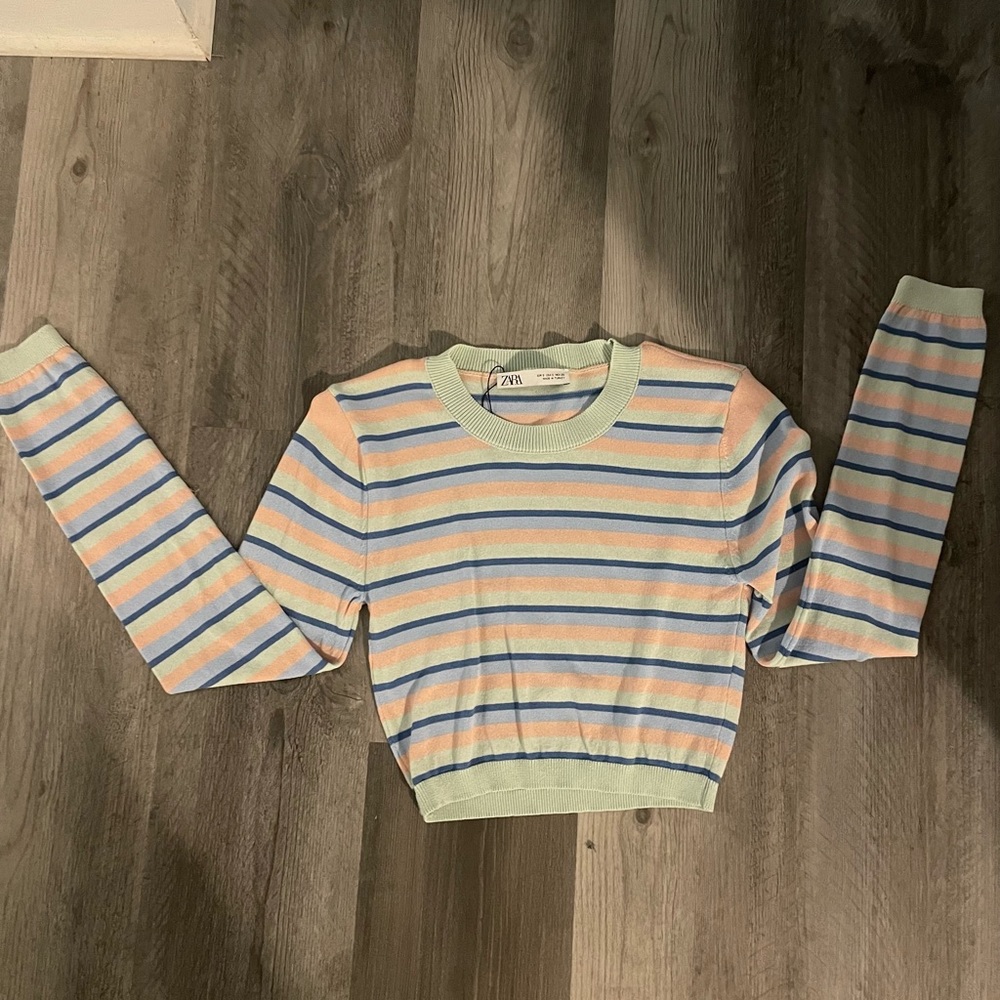ZARA long sleeve light sweater
